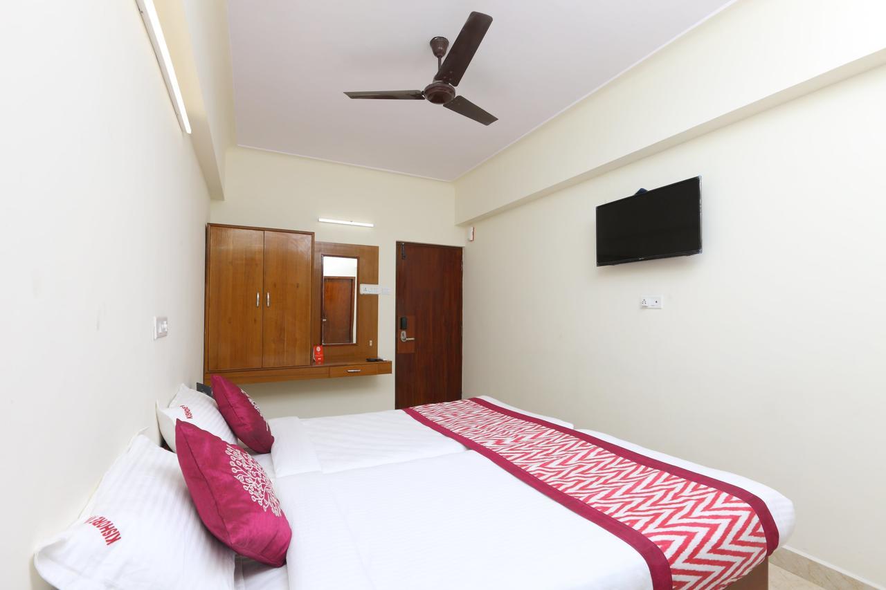 Oyo 11433 Kishore Inn Chennai Exterior foto